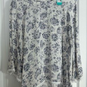 Papermoon Cream and Gray Boxy Blouse